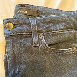 Joe’s dark denim ankle skinny size 25